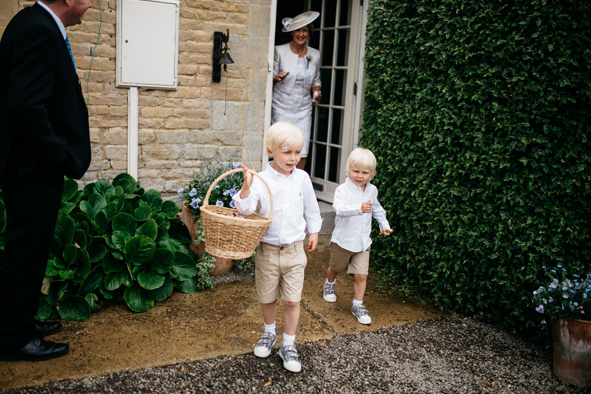 F&M-countryside-garden-farm-marquee-wedding-jenny-macare-015