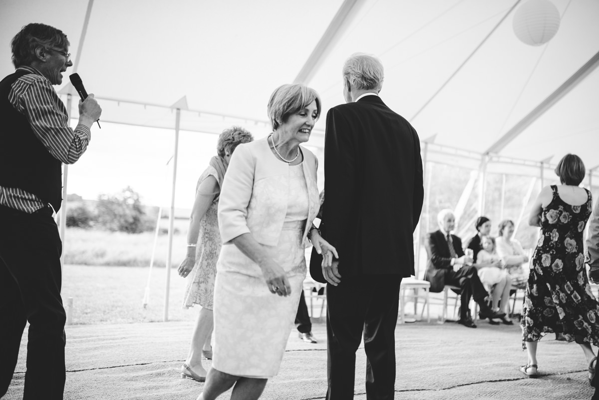 F&M-countryside-garden-farm-marquee-wedding-jenny-macare-101